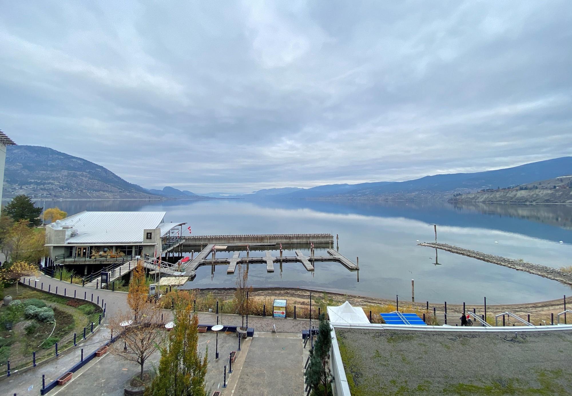 Penticton Lakeside Resort Екстер'єр фото