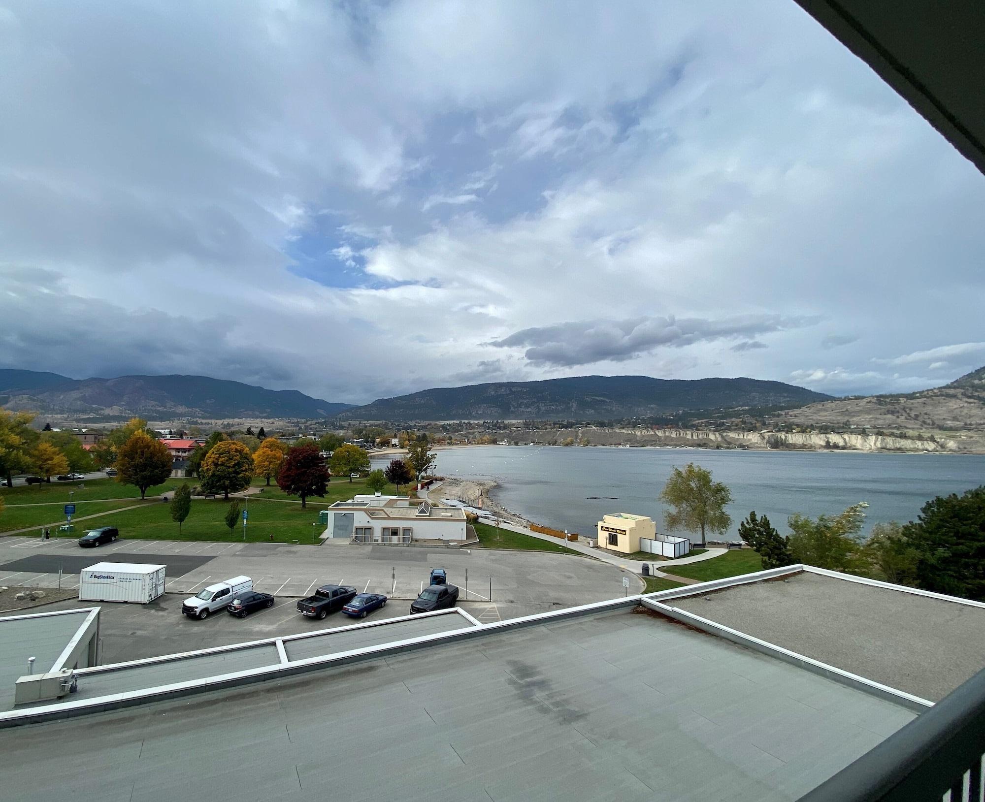 Penticton Lakeside Resort Екстер'єр фото